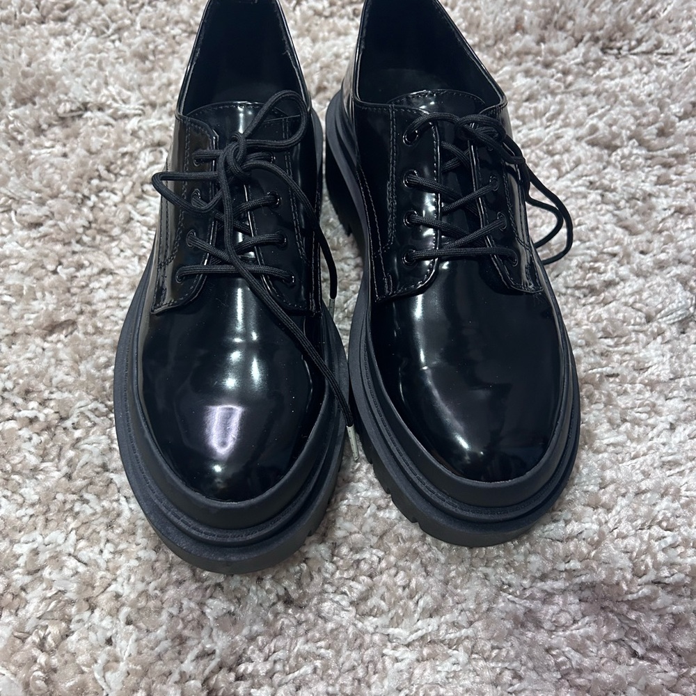 Steve Madden Glossy Black Oxfords